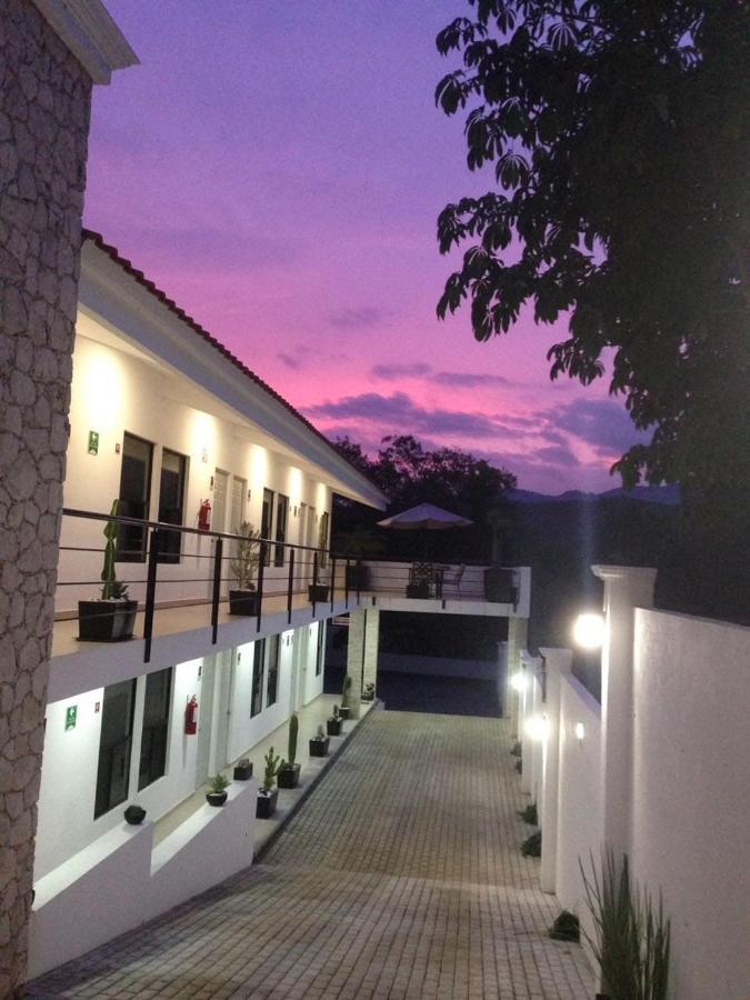 Hotel Santiago ハルパン エクステリア 写真